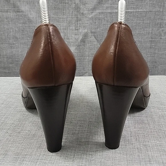 Stuart Weitzman NWOT Platform Pump Stitch Detail Brown Leather Heel Women's 9N
